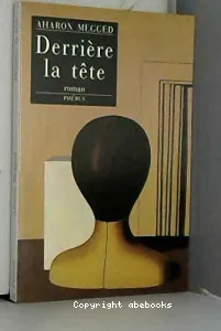 Derrière la tête