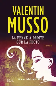 La femme à droite sur la photo